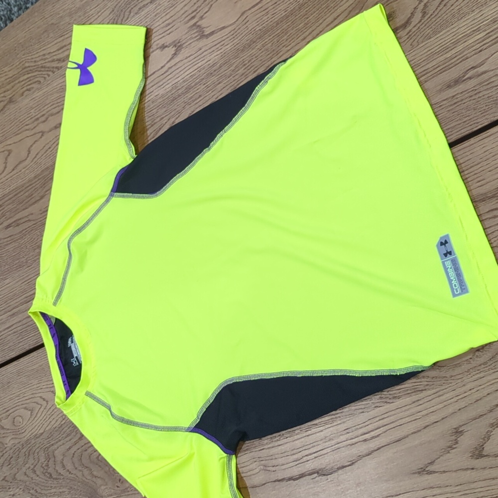 Under Armour heat gear compression shirt